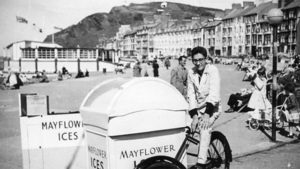 italian ice cream cart